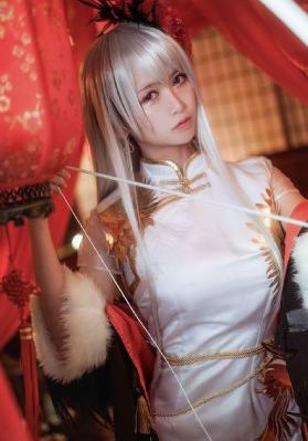 弟弟大婚当天女国士被虐后杀疯了